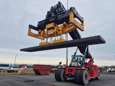 Reach Stacker